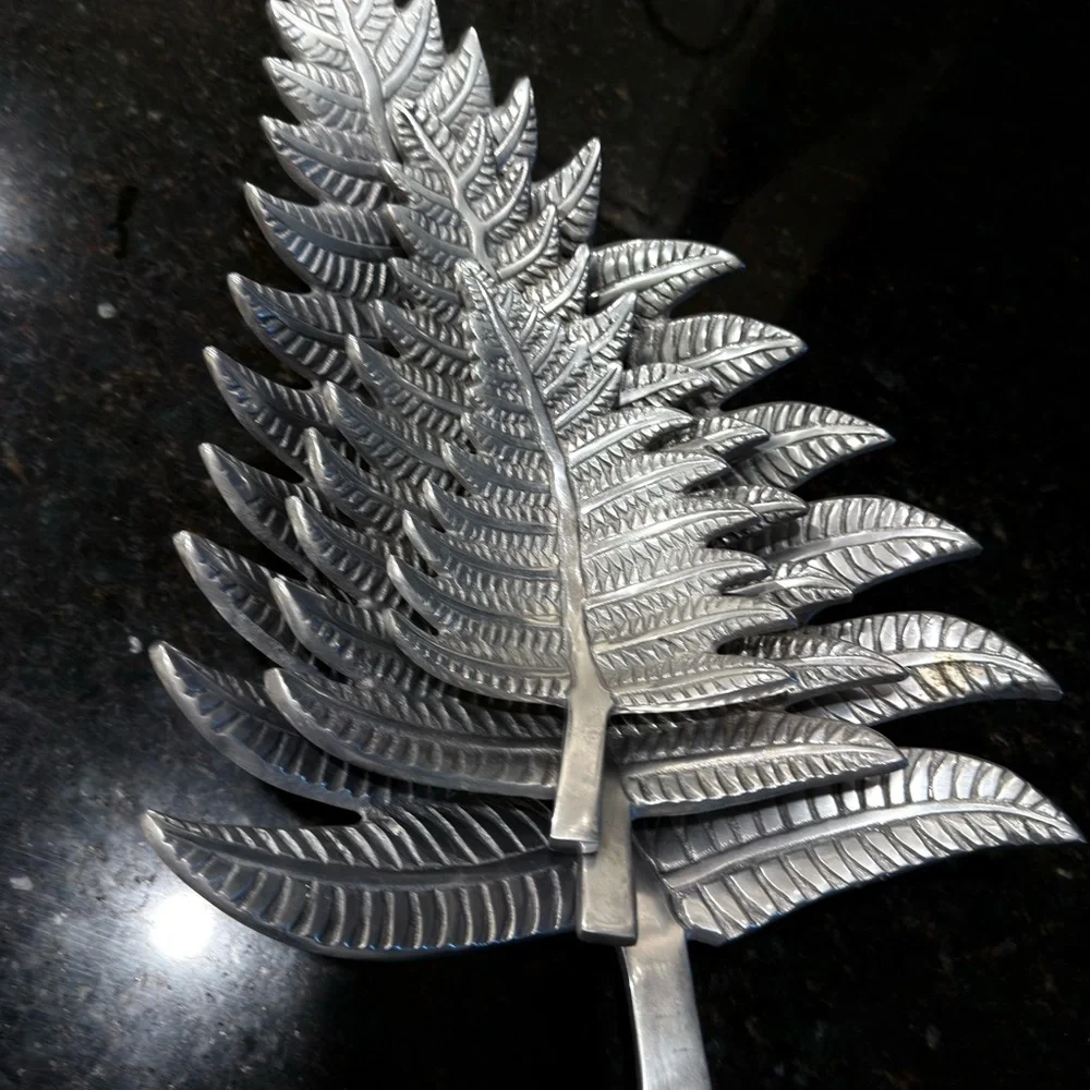 Silver Leaf-Shaped Decorative Trays - Picture 5 of 14